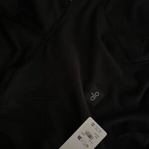 ALO Yoga women’s Black Sweater